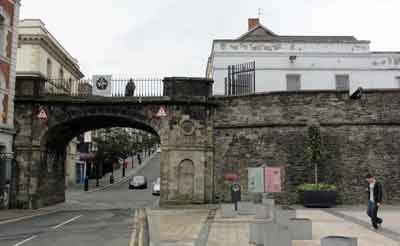 Photograph of Bishop's Gate, Londonderry